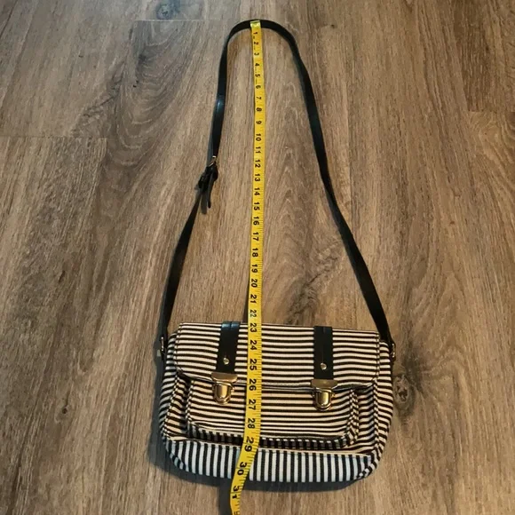 🦋4/$25 Cute Crossbody Purse - Picture 13 of 13